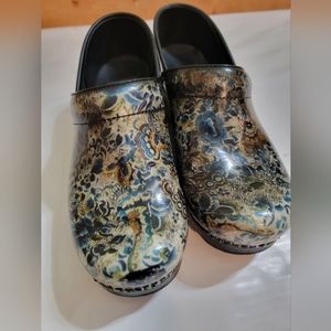 Dansko Women's Professional Floral Print Comfort Clog Size 39/US 8